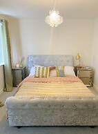 2 bed Close to Leeds City new Built Free Parking