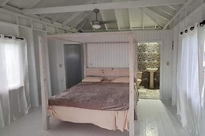 Charming 1-bed Cottage in Codrington