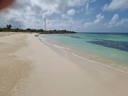 Comfortable 1-bed Cottage in Codrington Barbuda