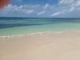 Comfortable 1-bed Cottage in Codrington Barbuda