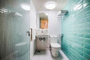 Dory Hostel