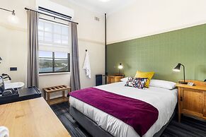 Hotel Queanbeyan Canberra