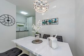 Sunset apartment with private pool and jacuzzi