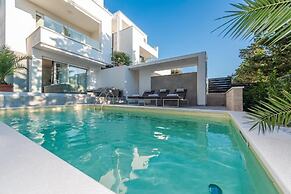 Sunset apartment with private pool and jacuzzi