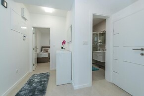 Sunset apartment with private pool and jacuzzi