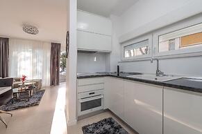 Sunset apartment with private pool and jacuzzi