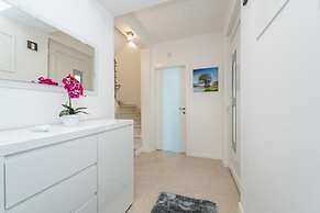 Sunset apartment with private pool and jacuzzi