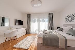 Sunset apartment with private pool and jacuzzi