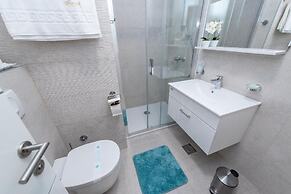 Sunset apartment with private pool and jacuzzi