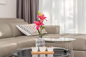 Sunset apartment with private pool and jacuzzi