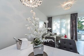 Sunset apartment with private pool and jacuzzi