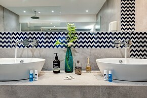 Blue-wave Experience Resort