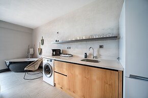 Reddoors Suites Sea View