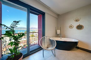 Reddoors Suites Sea View
