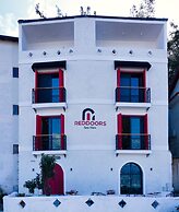 Reddoors Suites Sea View