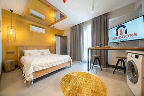 Reddoors Suites Sea View