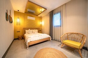 Reddoors Suites Sea View