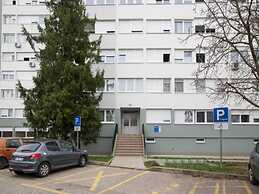 Modern & Luxury APT Zagreb Airport W/ Free Wifi