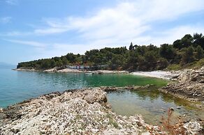 Spacious Modern Apt. With big Patio and sea View