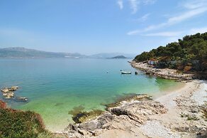 Spacious Modern Apt. With big Patio and sea View