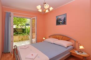 Spacious 100m2 apt W.big Terrace & Great sea View