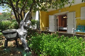 Spacious 100m2 apt W.big Terrace & Great sea View