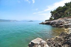 Spacious 100m2 apt W.big Terrace & Great sea View