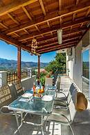 Superior Apartment - Overlooking Chania-with Pool