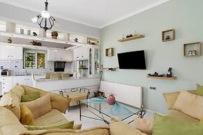 Superior Apartment - Overlooking Chania-with Pool