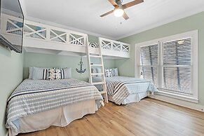 The Rookery Iii 6015 3 Bedroom Cottage by RedAwning