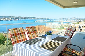 Luxury 90 m2 Apt.w.balcony & Spectacular sea View