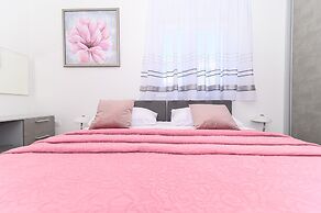 Luxury 90 m2 Apt.w.balcony & Spectacular sea View