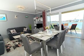 Luxury 90 m2 Apt.w.balcony & Spectacular sea View