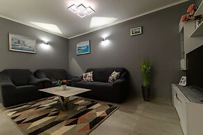 Luxury 90 m2 Apt.w.balcony & Spectacular sea View