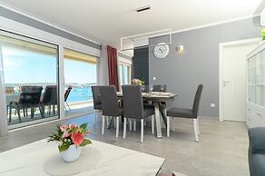 Luxury 90 m2 Apt.w.balcony & Spectacular sea View