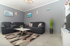 Luxury 90 m2 Apt.w.balcony & Spectacular sea View