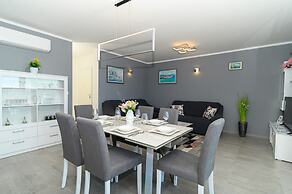 Luxury 90 m2 Apt.w.balcony & Spectacular sea View