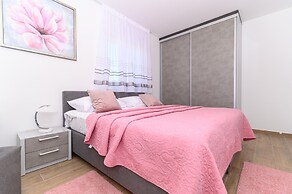 Luxury 90 m2 Apt.w.balcony & Spectacular sea View