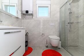 Luxury 90 m2 Apt.w.balcony & Spectacular sea View