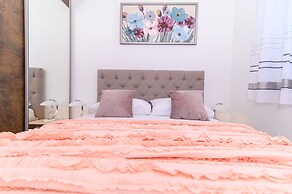 Luxury 90 m2 Apt.w.balcony & Spectacular sea View