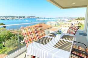 Luxury 90 m2 Apt.w.balcony & Spectacular sea View