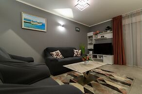 Luxury 90 m2 Apt.w.balcony & Spectacular sea View