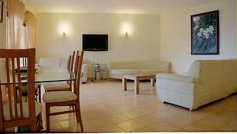 Estrela da Luz 1 Bedroom apt Pool and sea Views