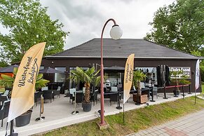 Waterfront Lodge