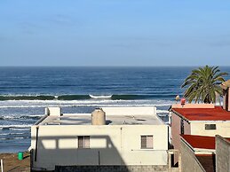 ITH Lazy Lobster Surf Hostel