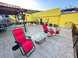 ITH Lazy Lobster Surf Hostel