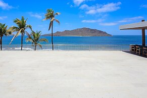 Courtyard By Marriott Mazatlan Beach Resort