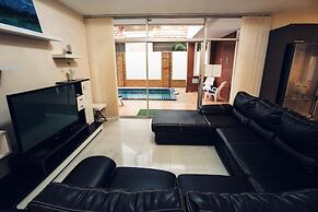 T.W. Marina Pool Villa Pattaya