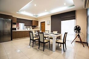 T.W. Marina Pool Villa Pattaya