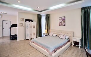 T.W. Marina Pool Villa Pattaya